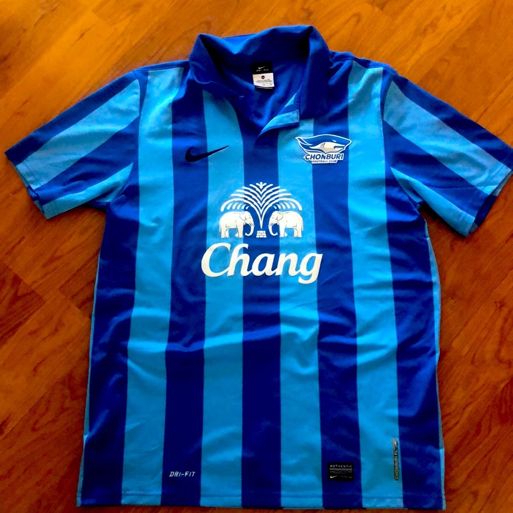Brand New Authentic Nike Chonburi FC Home Jersey Size XL Sharks